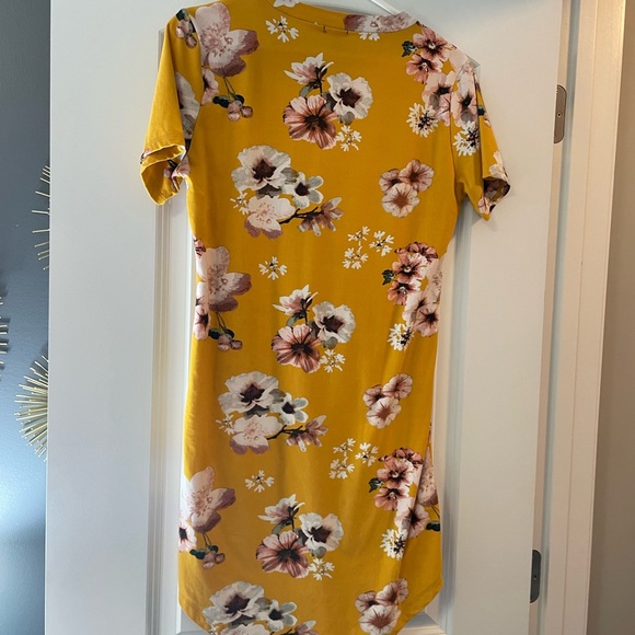 floral print, yellow dress - Picture 2 of 3